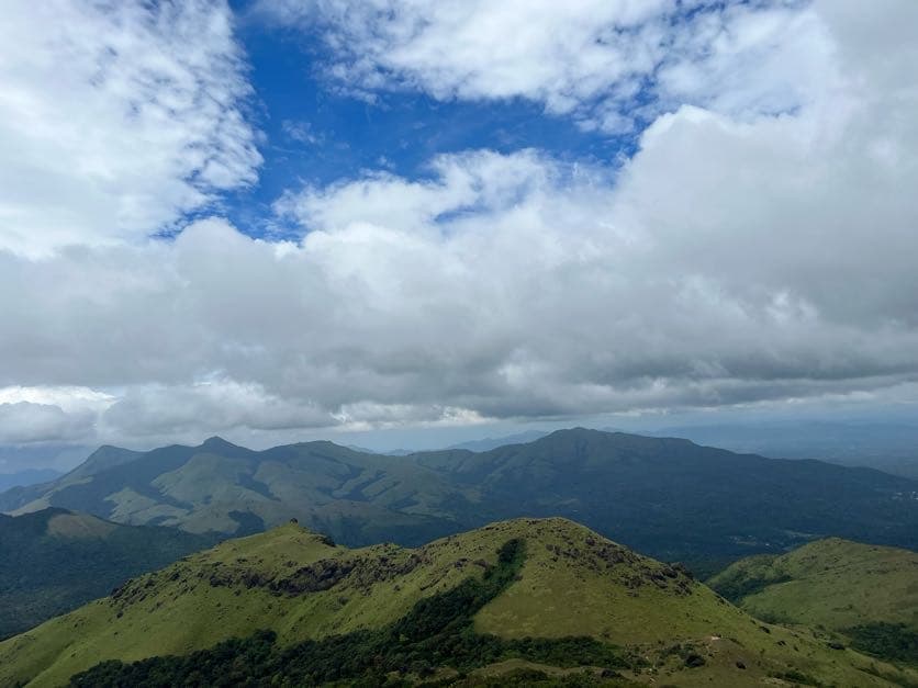 hike-clear-sky-1